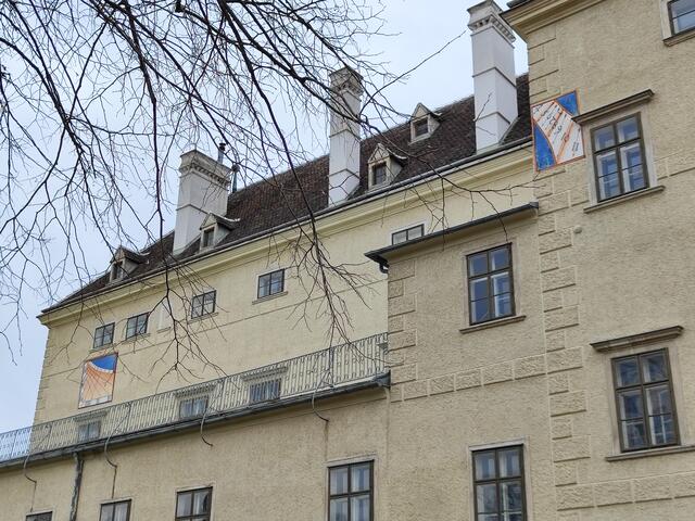 gleich zwei Sonnenuhren sind hier zu bewundern... | Foto: I.Wozonig