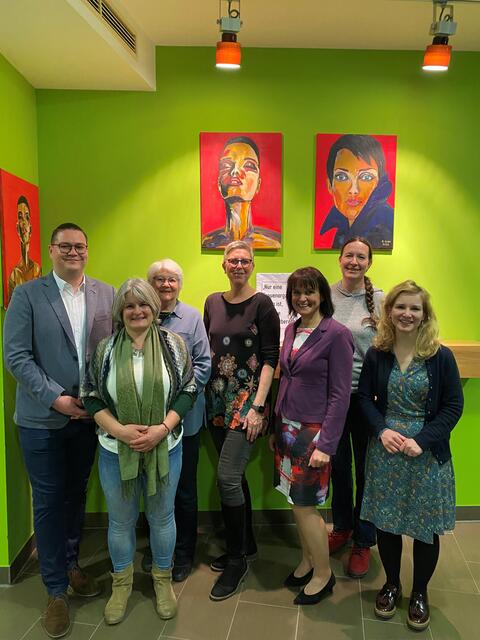 Thomas Antlinger, Sabine Ameshofer, Inge Jäger, Karin Schobesberger, Renate Heitz, Eva Brandner und Eva-Maria Holzleitner (v. l.). | Foto: SPÖ