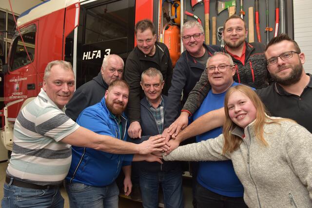 Philipp Freilinger, Kersin Uridat, Mario Aistleitner, Patrick Heigl, BR Karl Radinger, Wolfgang Bauer, Friedrich Brandstetter, Karl Etlinger, Gottfried Distelberger, Christian Schweighofer, Markus Gruber | Foto: Wolfgang Zarl