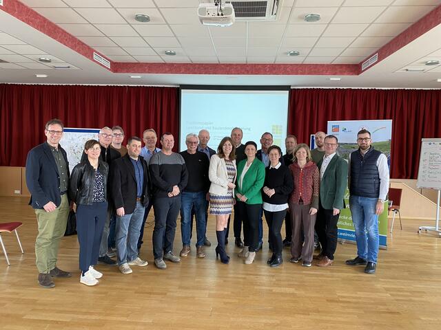 Gruppenfoto: Workshop von Entscheidungsträgern in der Kleinregion | Foto: KLAR! Südliches Weinviertel