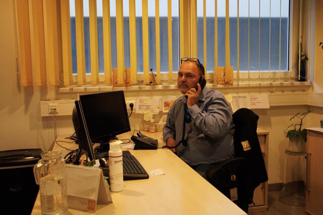 Landesobmann Clemens Costisella in der Beratungsstelle | Foto: Patric Kreuzer Photography