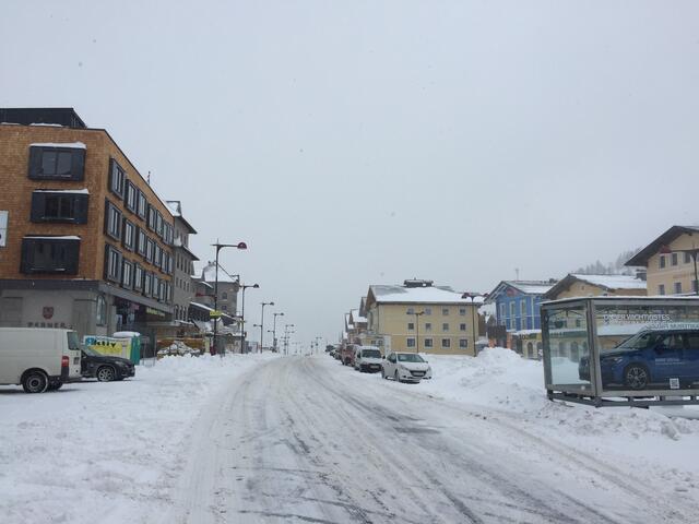 Bei winterlichen Fahrverhältnissen kam das Fahrzeug in Obertauern von der Straße ab (SYMBOLBILD). | Foto: RegionalMedien