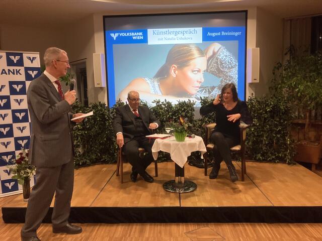 Volksbankdirektor Martin Heilinger bei der Begrüßung | Foto: Stockmann