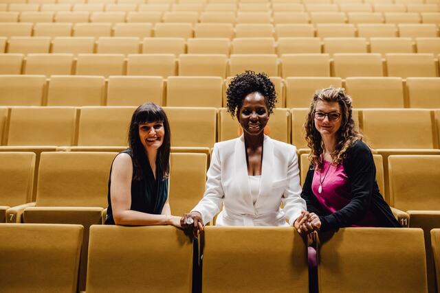 Yvonne Poul, Sängerin Rachelle Jeanty und Regine Eitelbös veranstalteten den "Circle of Joy" | Foto: TVK Fotografie