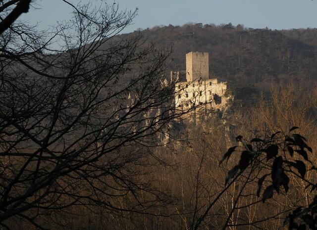 Wohlbekannt und immer wieder hübsch: Die Ruine Rauhenstein