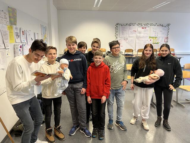 "First things first - Erste Hilfe" war einer der sechs angebotenen Workshops für die Jugendlichen   Foto: Philipp Mayr