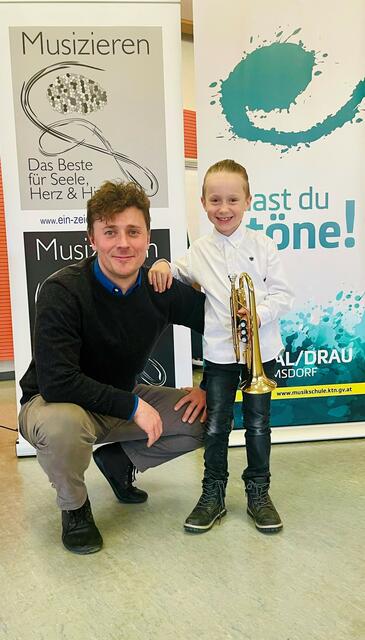 Sebastian Schönfelder mit Peter Kosz | Foto: Musikschule Spittal