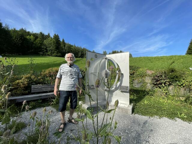 Filmpremiere: Der passionierte Hobbyastronom Franz Klauser auf dem, von ihm geschaffenen Planetenweg in Puchenstuben | Foto: LEADER-Region Mostviertel-Mitte