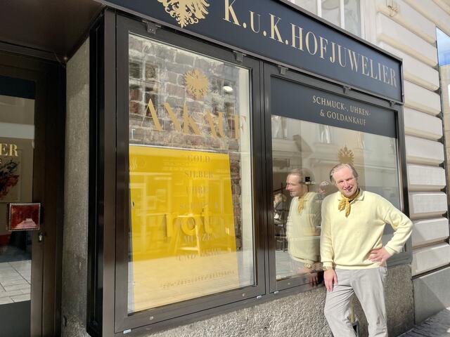Im Geschäft in der Herrenstraße findet man ausgwählten Vintage-Uhren und Vintage-Schmuck. Der ausgebildete Goldschmied und Schätzmeister wirft aber gerne auch einen unverbindlichen Blick auf die Schmuckstücke von Kundinnen und Kunden. | Foto: BRS/Gschwandtner