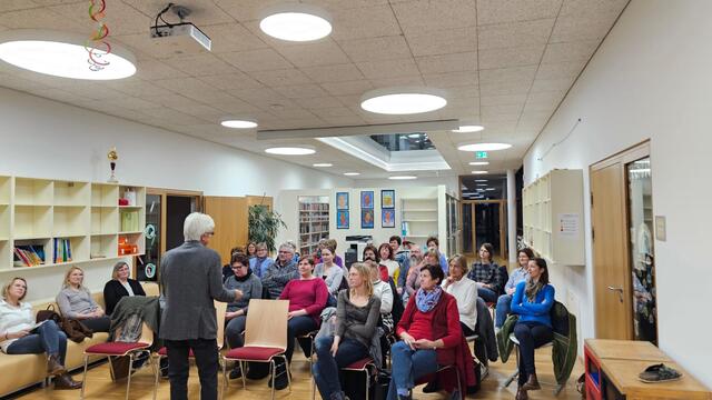 Groß war das Interesse am Event in der Bücherei in St. Peter am Ottersbach.  | Foto: Ekiz 