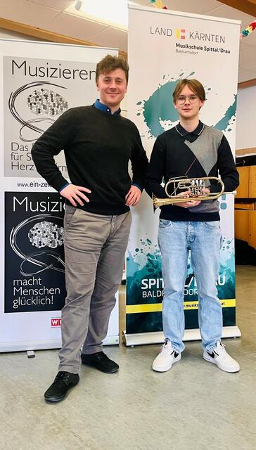 Johannes Hanser mit Peter Kosz | Foto: Musikschule Spittal