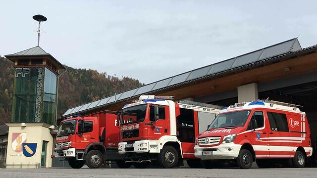 Das neugebaute Einsatzzentrum in Sachsenburg wurde 2007 gesegnet. Daran können sich noch viele Bewohner erinnern.  | Foto: FF Sachsenburg