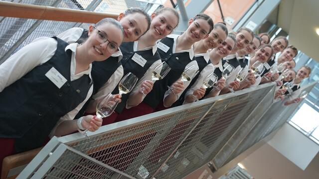 15 Schüler der HLW Haag holten sich den Titel „Jungsommeliere Österreich“ | Foto: HLW Haag