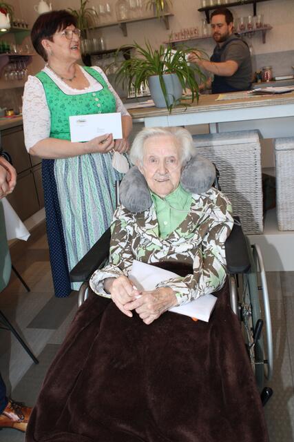 Früher hatte Anna Freisinger einen großen Garten und liebte das Schwammerl suchen. | Foto: Lederer