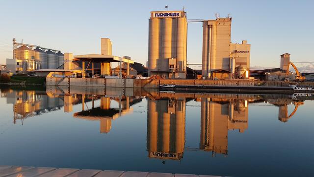 Fuchshuber am Ennshafen – die Silolagerkapazität für lose Schüttgüter liegt bei 300.000 Tonnen. | Foto: Fuchshuber