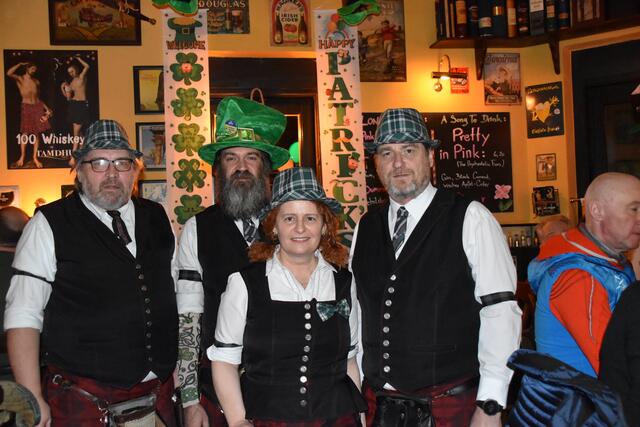 Carmen Weyse und ihr Team zeigten sich im "Irish Look". | Foto: Michael Strini