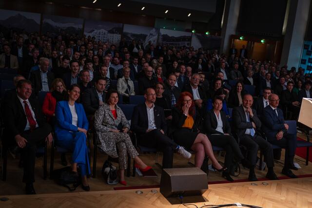 Rund 300 VerantwortungsträgerInnen aus allen Gemeinden Tirols sind der Einladung zur Gemeindeklausur der Tiroler Volkspartei gefolgt. | Foto: Tiroler Volkspartei