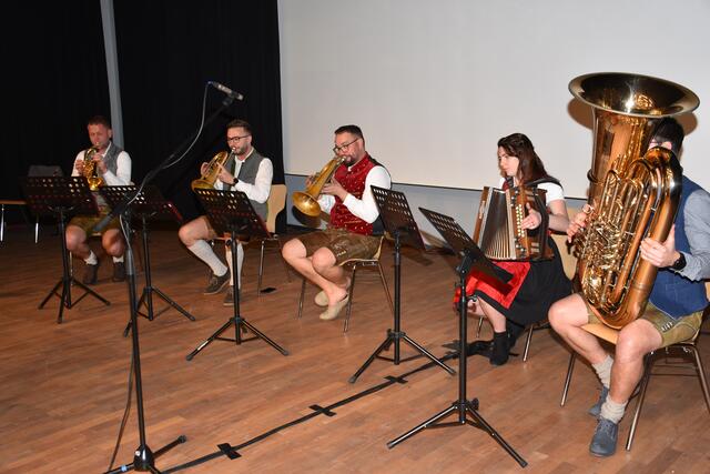 Echo der Heimat 2023 in der Turnhalle Perg, Eine Veranstaltung des Seniorenbundes unter der Gesamtleitung von Karl Grufeneder. | Foto: Robert Zinterhof