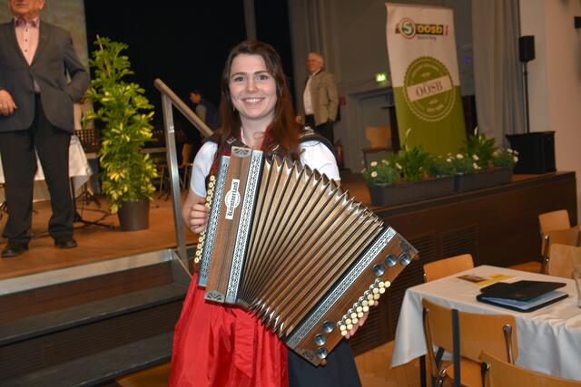 Die "Sie" bei 4-Sie. Echo der Heimat 2023 in der Turnhalle Perg, Eine Veranstaltung des Seniorenbundes unter der Gesamtleitung von Karl Grufeneder. | Foto: Robert Zinterhof