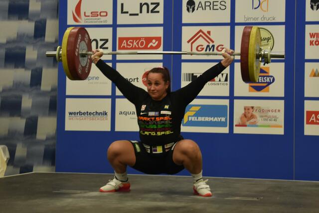Sarah Fischer (Innviertel) mit 101 kg im Reißen

Foto: Conny Högg