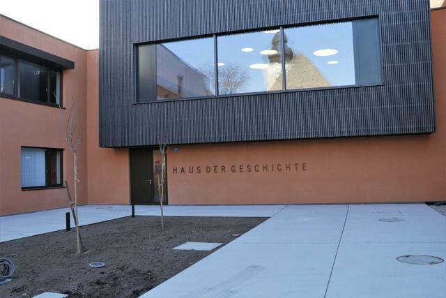 Zugang zum Haus der Geschichte und Im Obergeschoss befindet sich das Musikheim.  | Foto: Christian Nowotny