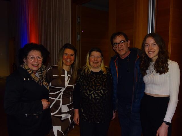 Fr. Plappert, Reneé Kalkus, Maria Schmid, Peter und Anica Grassberger | Foto: Simon Glösl