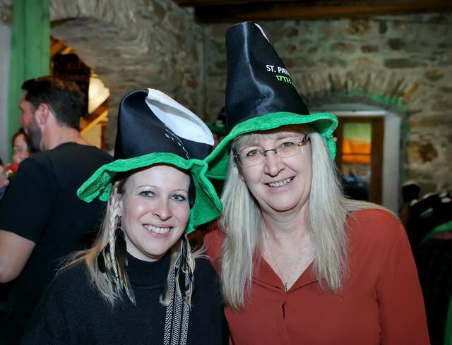 Karin und Evelyn.