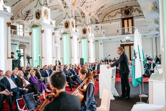 In der Aula der Alten Universität in Graz ging Landeshauptmann Christopher Drexler auf die Besonderheiten der Steiermark ein. | Foto: STVP/Lorber