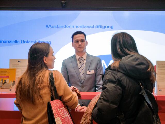 Infos für den zukünftigen Job gibt es ab 12. April 2023 in der Längenfeldgasse 13-15. | Foto: BV 12/Schinagl