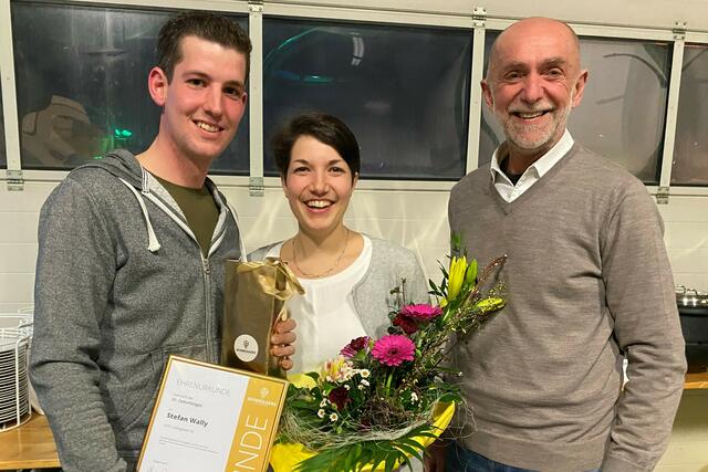 v.l.: Stefan und Nicole Wally mit Bgm. Josef Schaden | Foto: Marktgemeinde Schweiggers