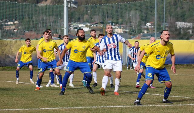 Schlagerspiel in Mötz endet Unentschieden. 
SPG Silz/M. - FC Kufstein 1:1, Torschützen: Ertugrul Yildirim (45.) bzw. Sandro Gavric (37.). | Foto: Schwaighofer