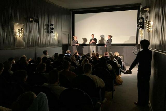 In einer Filmreihe macht das Zentrum für Interdisziplinäre Alterns- und Care-Forschung (CIRAC) auf Produktionen aufmerksam, die Altern und Pflege von alten Menschen thematisieren. Als nächster Film steht am 11. Mai "Cloudburst" am Programm. | Foto: (CIRAC)