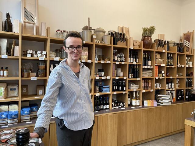 Alexandra Liberda in ihrem Lokal. | Foto: Miriam Al Kafur