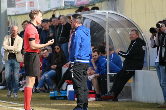 SPG Trainer Helmut Kraft (li.) und FCK Trainer Denis Husic (Re.). | Foto: Schwaighofer
