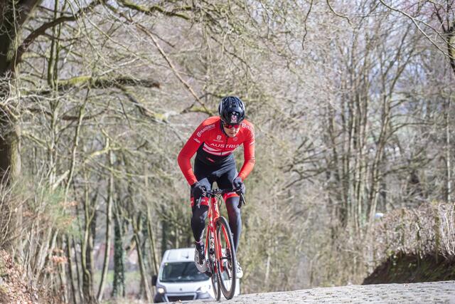 Wafler hat den wilden Ritt über das belgische Kopfsteinpflaster gemeistert. | Foto: Peter Maurer