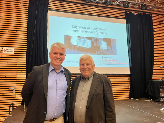 150 Jahre Migration im Burgenland - ein Thema das schon im Vorfeld großes Interesse hervorgerufen hatte. Landeshistoriker Herbert Brettl und Werner Hermeling | Foto: Andrea Glatzer