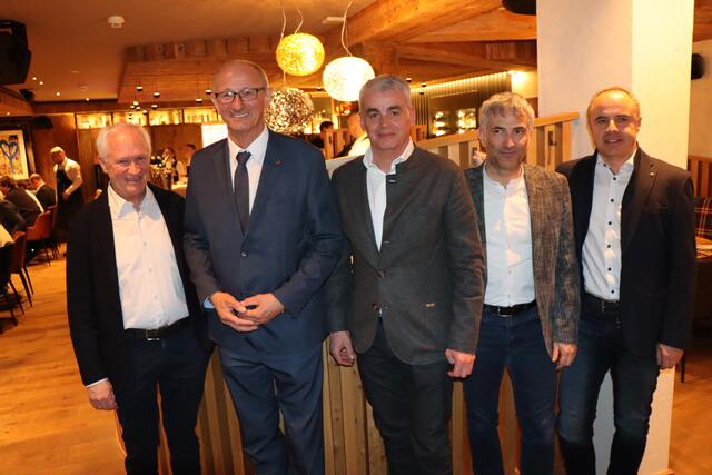 Hannes Parth, LH Anton Mattle, Jürgen Kurz (AR-Vorsitzender Silvrettaseilbahn AG) und die Vorstände Günther Zangerl und Markus Walser (v.l.). | Foto: Othmar Kolp