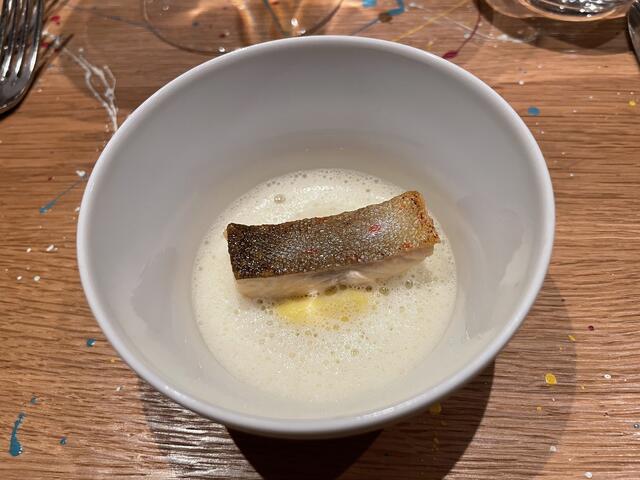 Der berühmte Enzianschaum mit Saibling durfte natürlich beim Menü nicht fehlen.  | Foto: Othmar Kolp