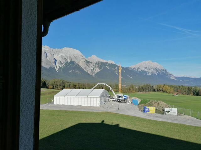 In unmittelbarer Nachbarschaft von Wohnhäusern könnten bald über 4.000 Puten untergebracht werden. | Foto: privat