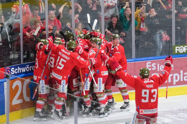 Der Jubel nach der Nervenschlacht war in Bozen groß. | Foto: HCB/Vanna Antonello