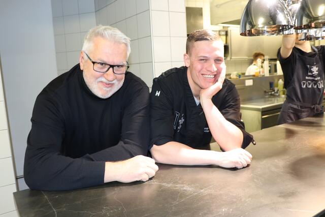 Chief Inspector Jürgen Schmücking (li.), der den Werdegang von Benjamin Parth über viele Jahre genau verfolgte. | Foto: Othmar Kolp
