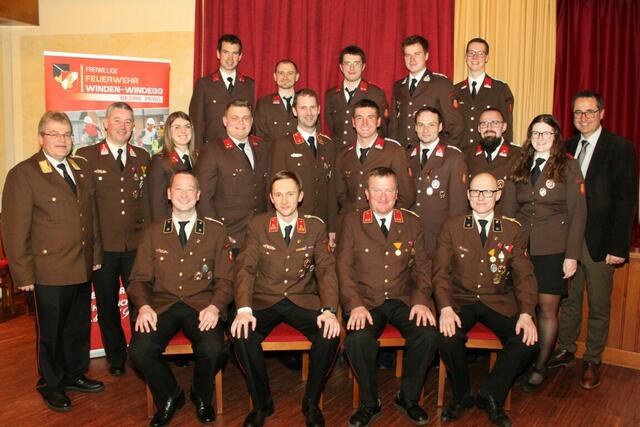 Gesamtes Kommando mit BR Stephan Prinz und Mag. Max Oberleitner | Foto: FF Winden-Windegg