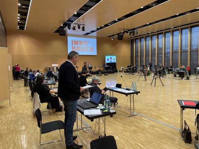 Der Gemeinderat spricht über die Digitalisierung des Magistrats.  | Foto: Michael Steger