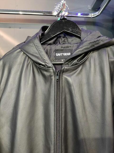 Auf "GAYT GEAR" - die eigene Lederkollektion - sind Thomas Wucherer und Joseph Staples besonders stolz. | Foto: Patricia Kornfeld