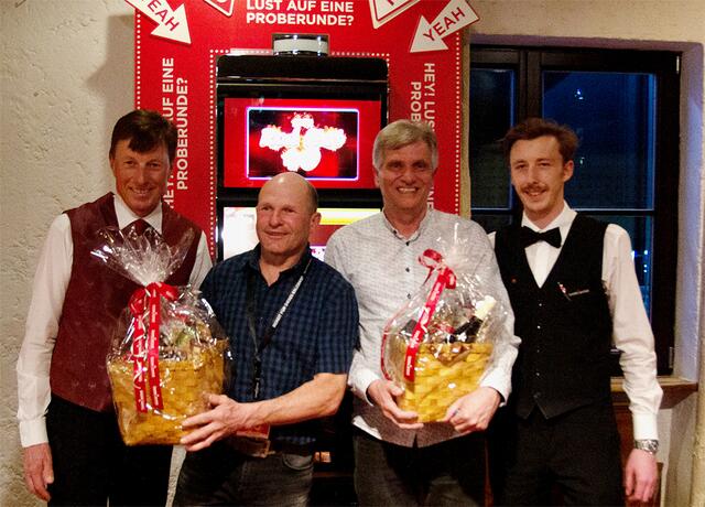 V.l.: Turnierleiter Romed Wegscheider, die Oberländer Sieger Siggi und Alfred und Alois Schöpf vom Casino Seefeld. | Foto: Casinos Austria