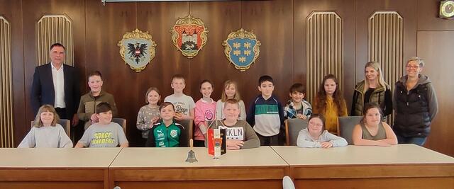 Die Schüler der PVS Gleiß bei der Gemeinde. | Foto: PVS Gleiß