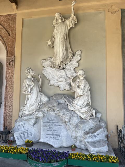 Mit den zahlreichen Kunstwerken stellt der Westfriedhof ein Freilichtmuseum dar.  | Foto: Lisa Kropiunig