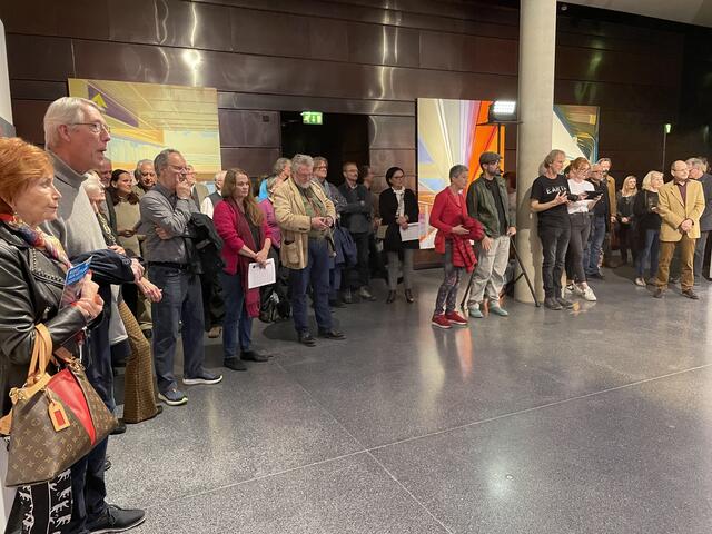 Schon am ersten Tag kamen unzählige Interessenten um die Ausstellung zu besichtigen. | Foto: RegionalMedien Steiermark/Hofmüller