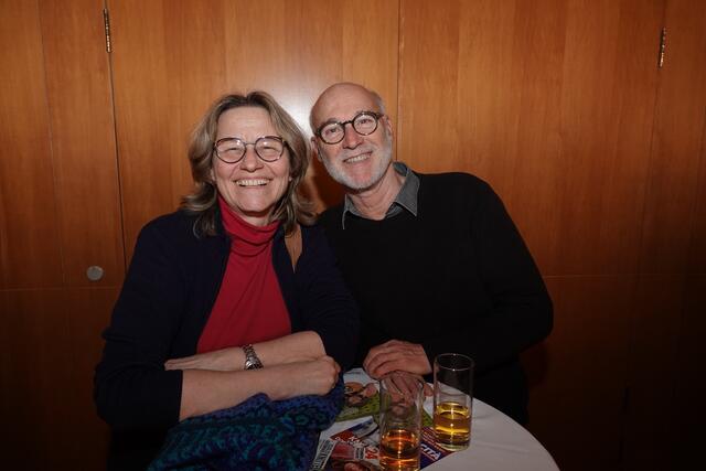 Dieses Pärchen hatte bereits vor der Vorstellung schon sichtlich gute Laune. | Foto: Michael Blinzer