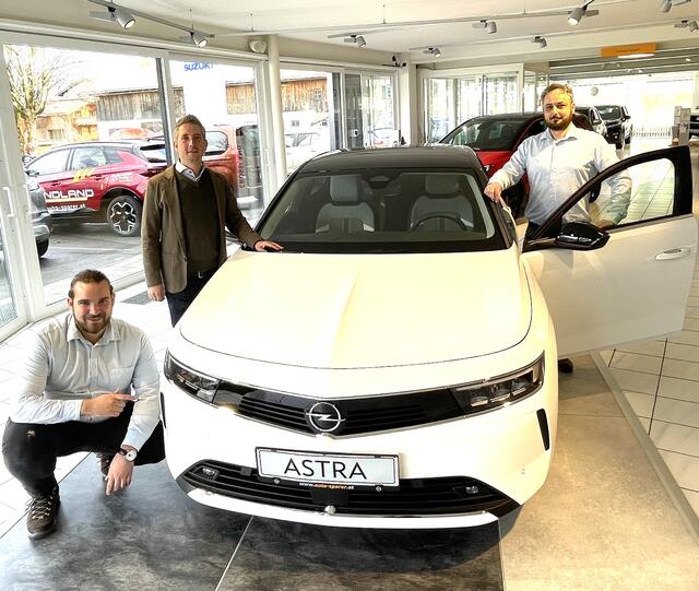 Präsentierten den Opel Astra: Salvatore Mercuri, Herbert Sparer und Herwig Gruber (v. li.). | Foto: Kogler